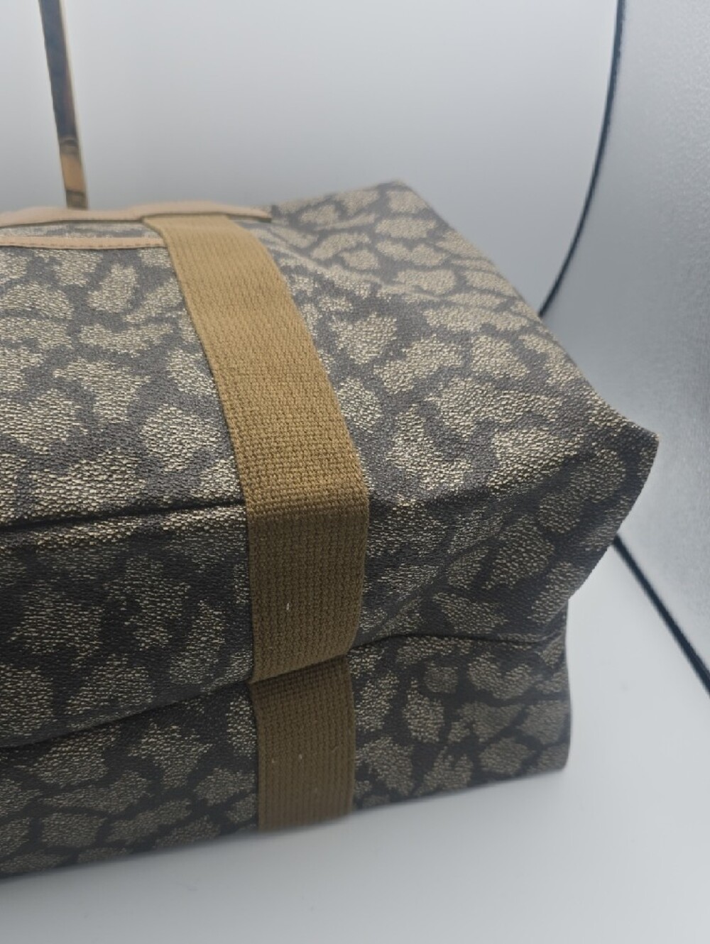 Yves Saint Laurent Vintage Tan & Gray Giraffe Patterned Large Weekender (EUC)🦒✨ - Picture 12 of 15